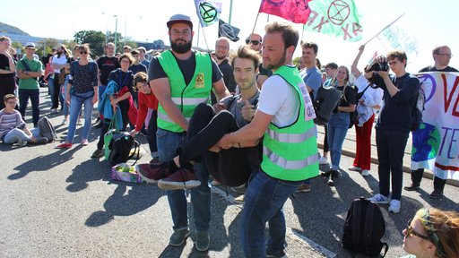 Symbolische Brückenblockade