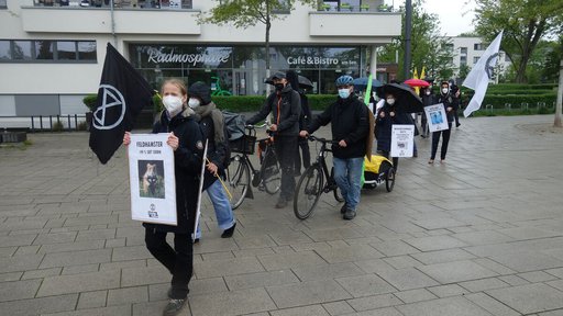 Trauermarsch zum Tag der Biodiversität